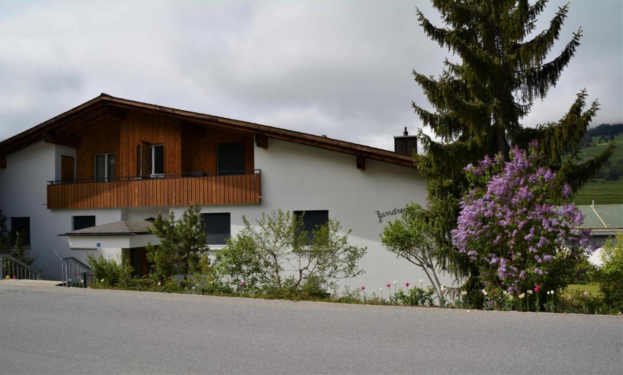 Apartamento Tgesa Zundregn Savognin Exterior foto
